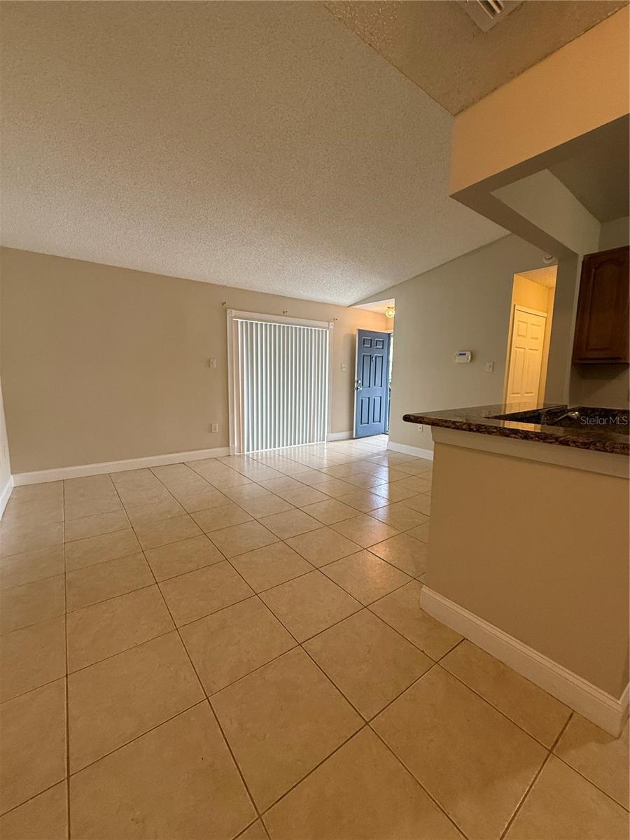 3831 Bowline Cir #204 Property Photo 4