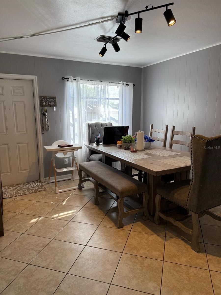 311 Congress Ave Property Photo 5