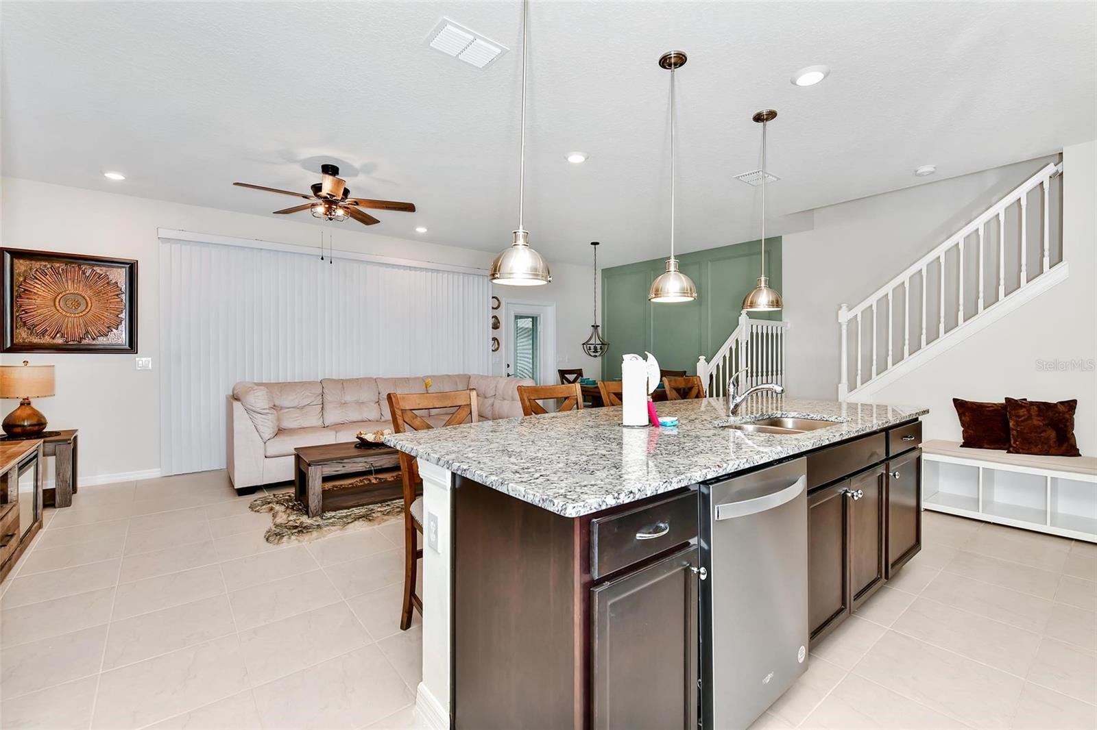3721 Pacific Ln Property Photo 12