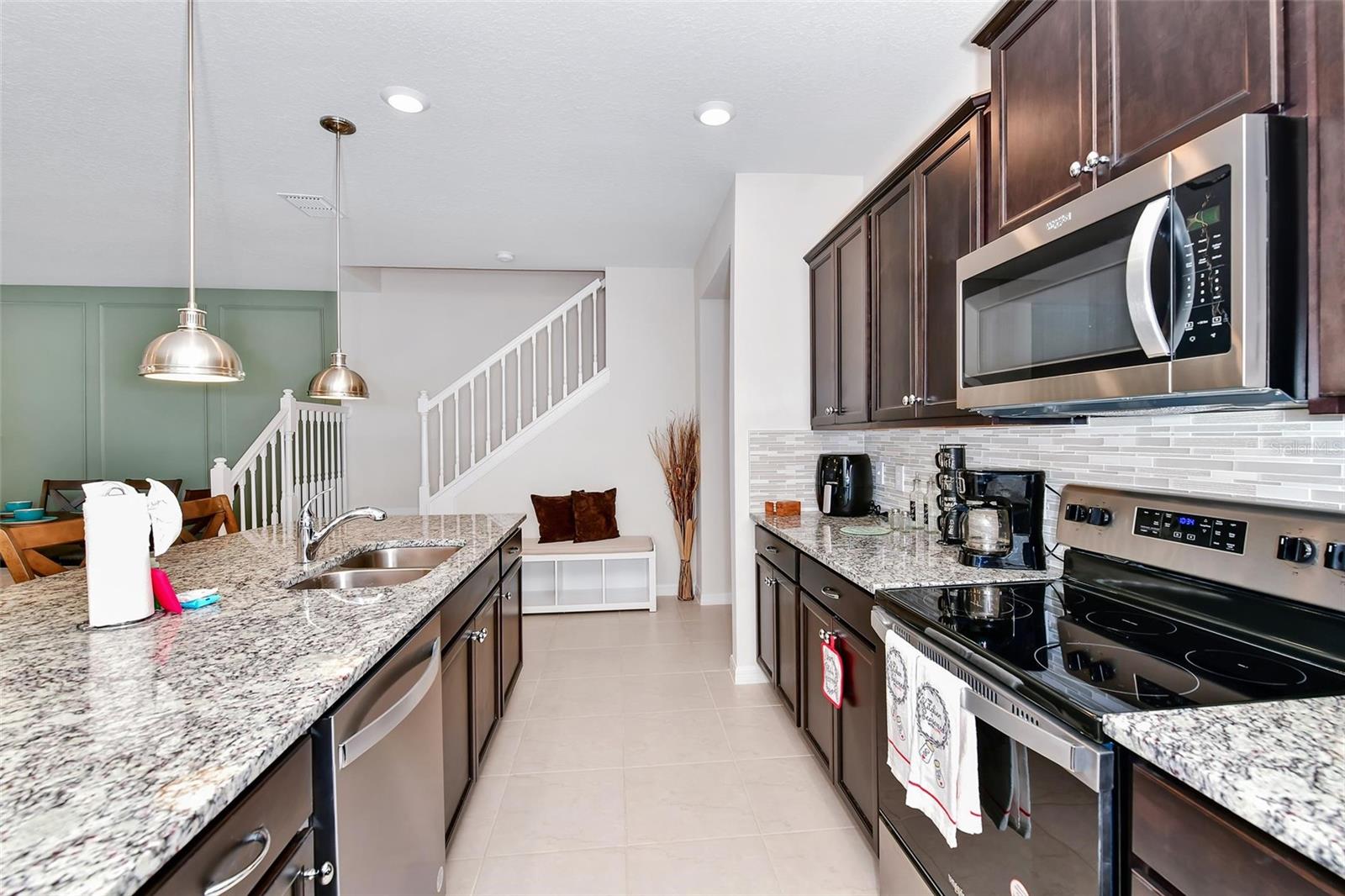 3721 Pacific Ln Property Photo 13
