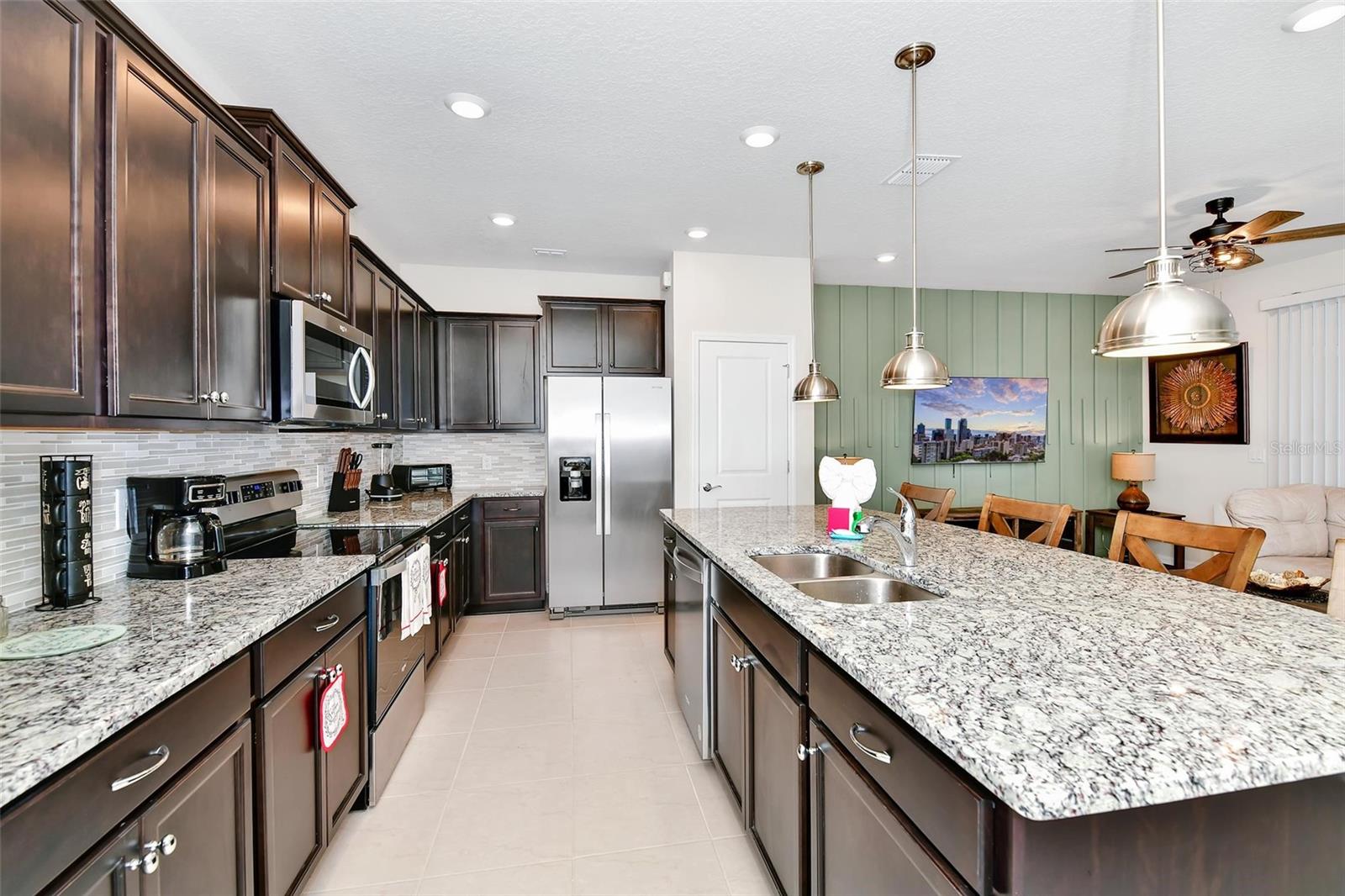 3721 Pacific Ln Property Photo 14