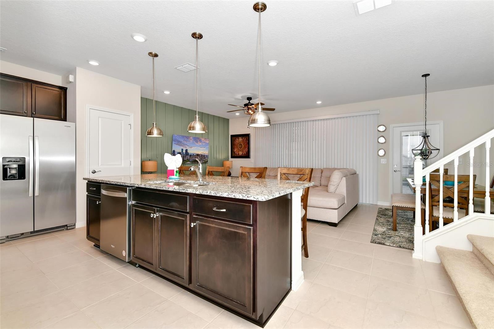 3721 Pacific Ln Property Photo 15
