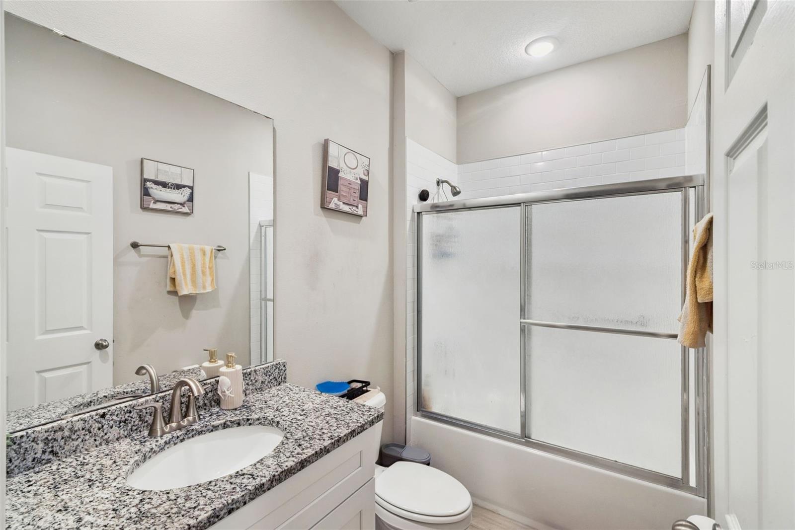 1021/1023 Titcomb St Property Photo 11