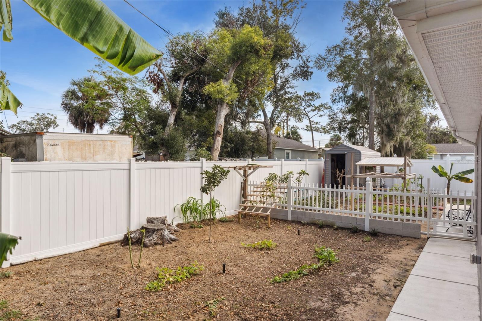 1021/1023 Titcomb St Property Photo 15