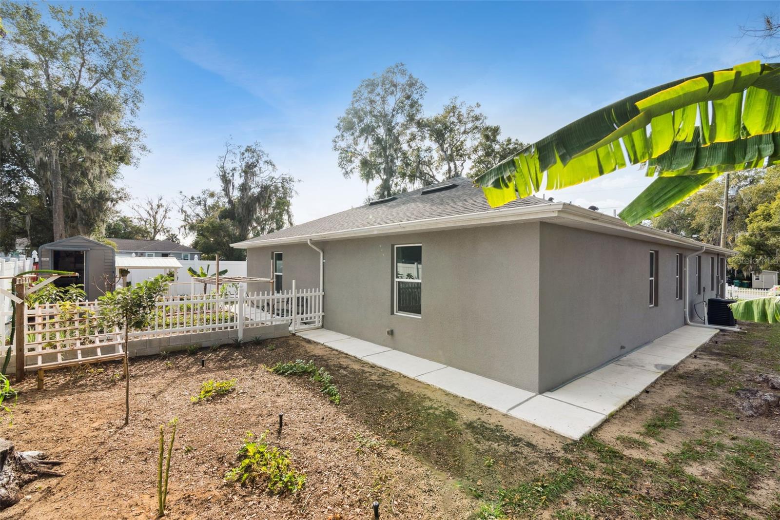 1021/1023 Titcomb St Property Photo 16