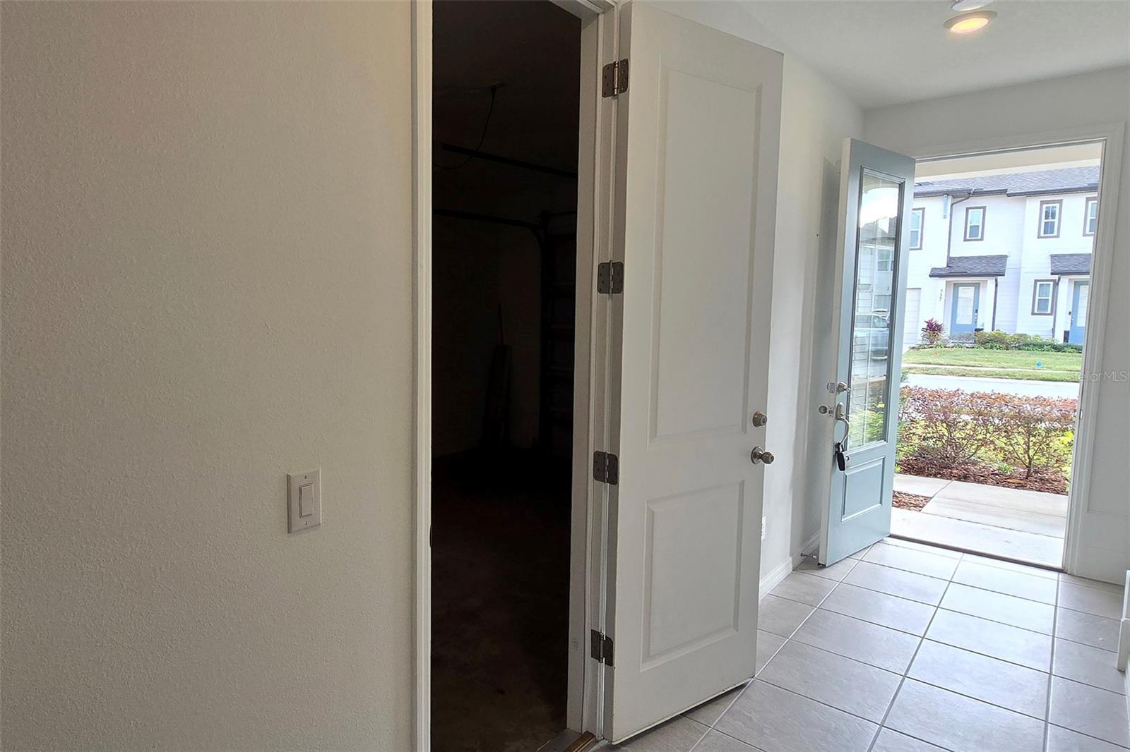 742 Longboat Dr Property Photo 8