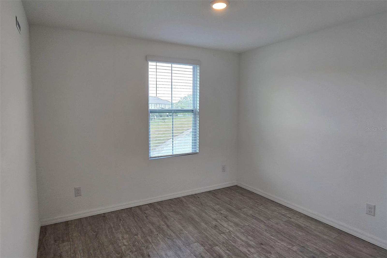 742 Longboat Dr Property Photo 24
