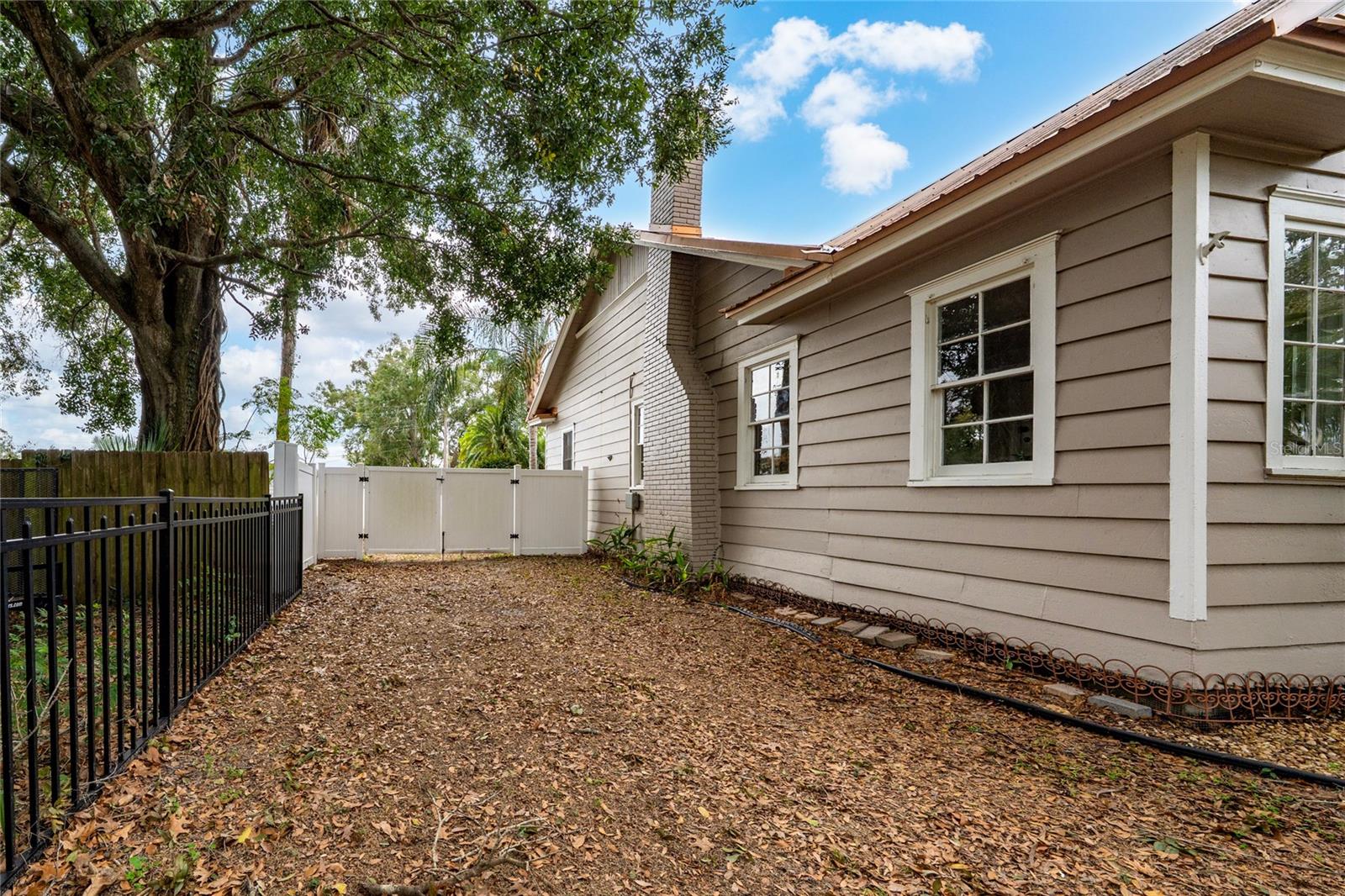 511 Glendale St Property Photo 7