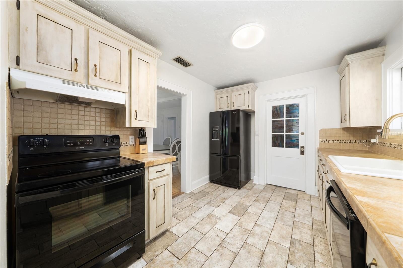 511 Glendale St Property Photo 15