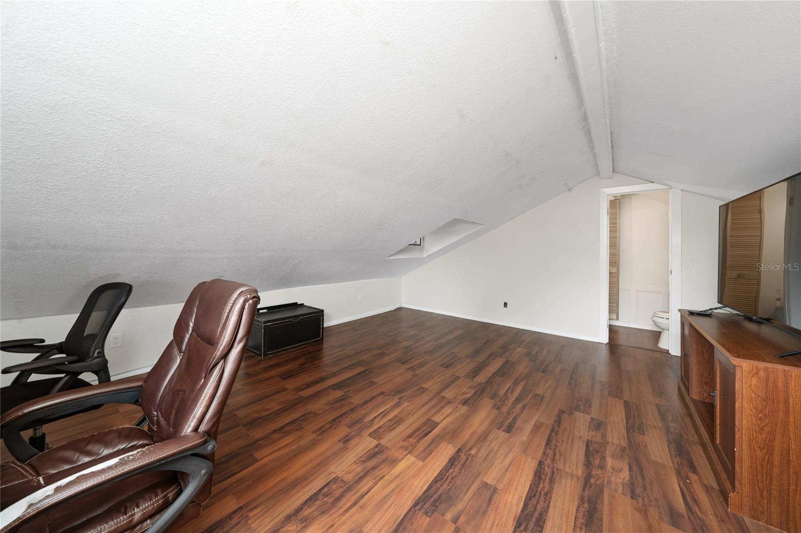 511 Glendale St Property Photo 18