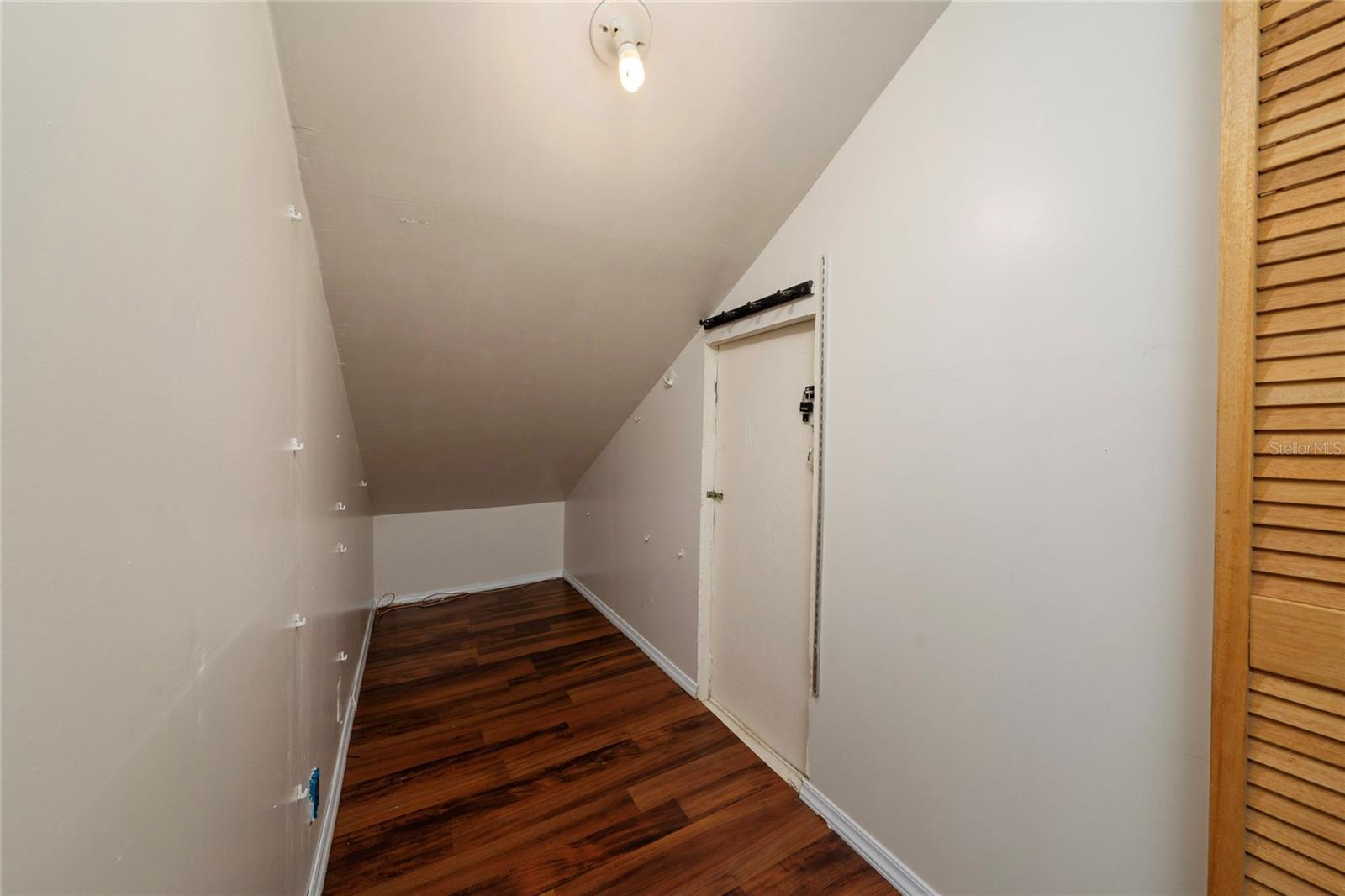 511 Glendale St Property Photo 21