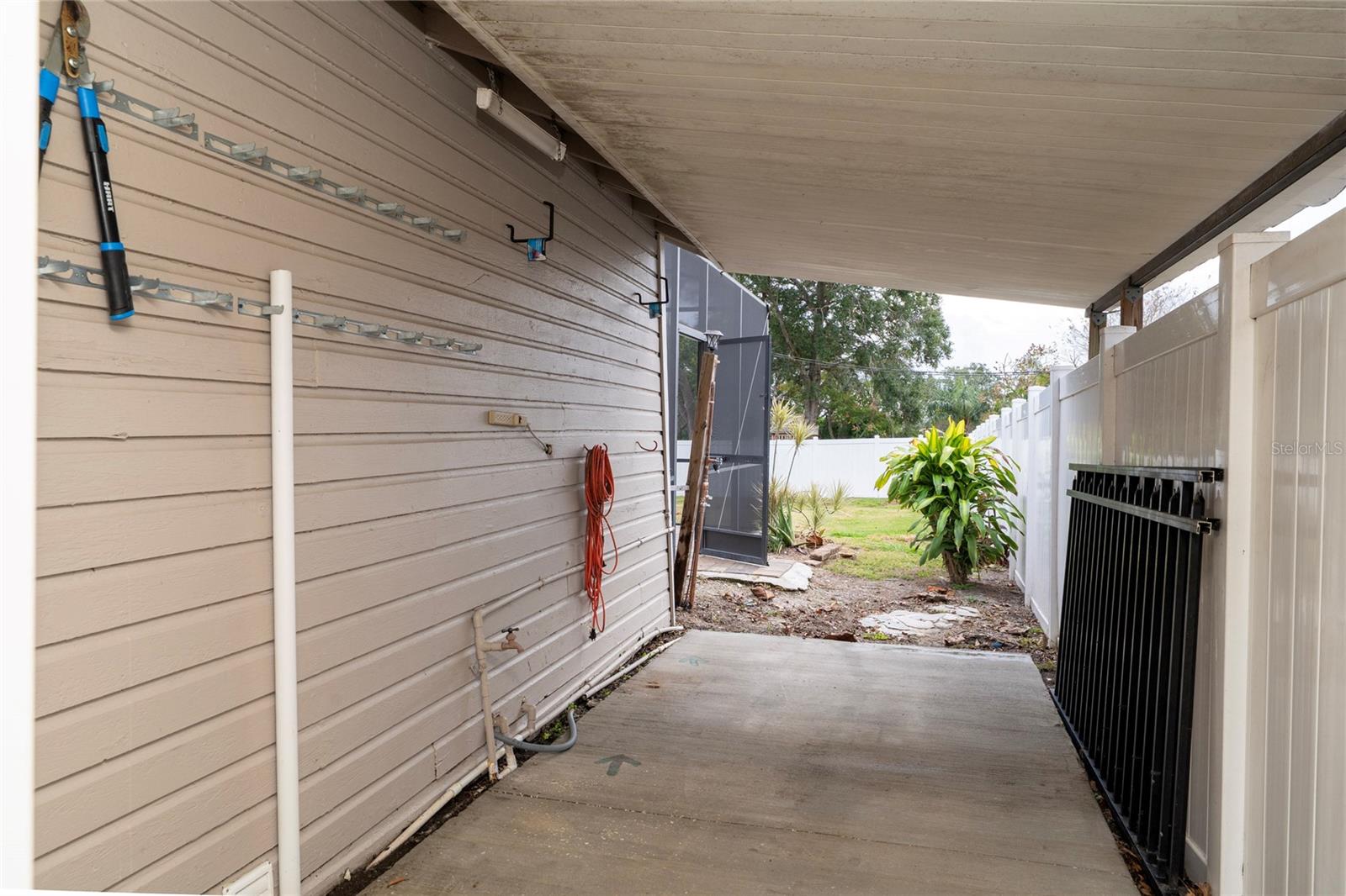 511 Glendale St Property Photo 37