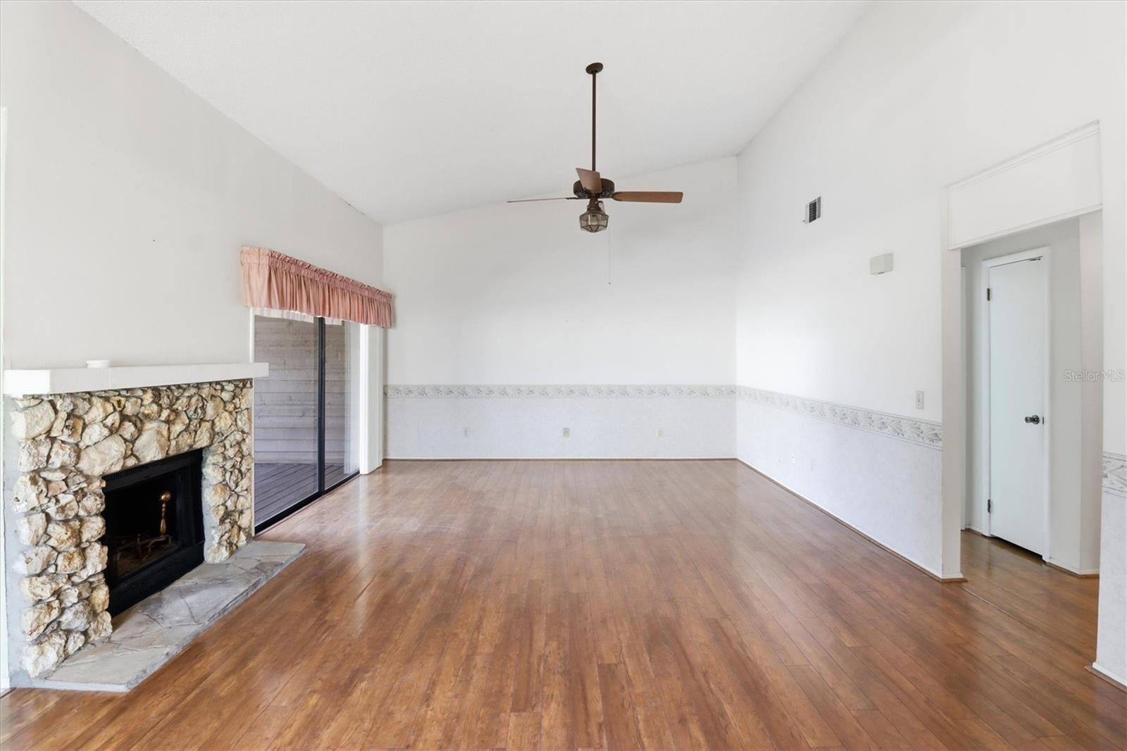 519 Stanton Pl Property Photo 6