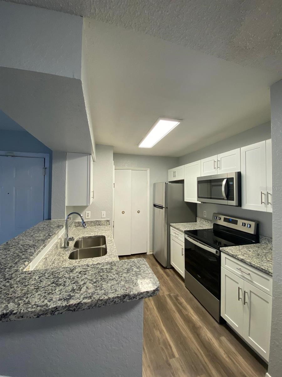 4400 Thornbriar Ln #205 Property Photo 13