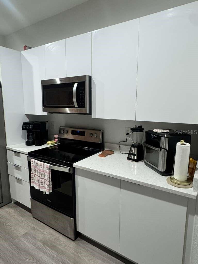 407 Ranier Ave Property Photo 10