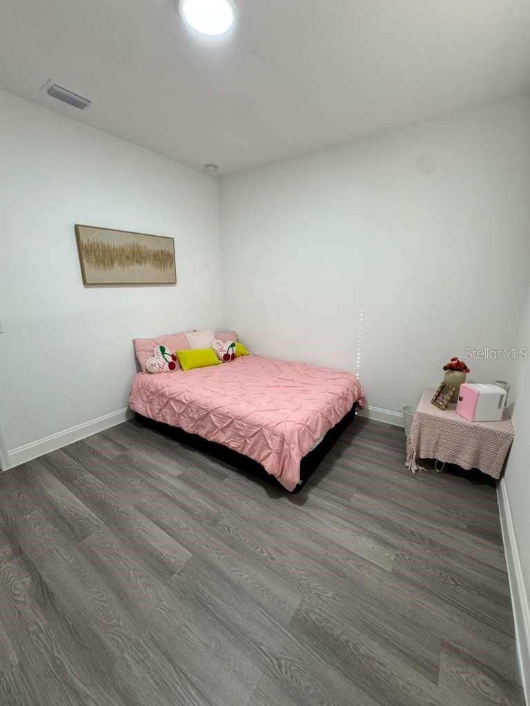 407 Ranier Ave Property Photo 12