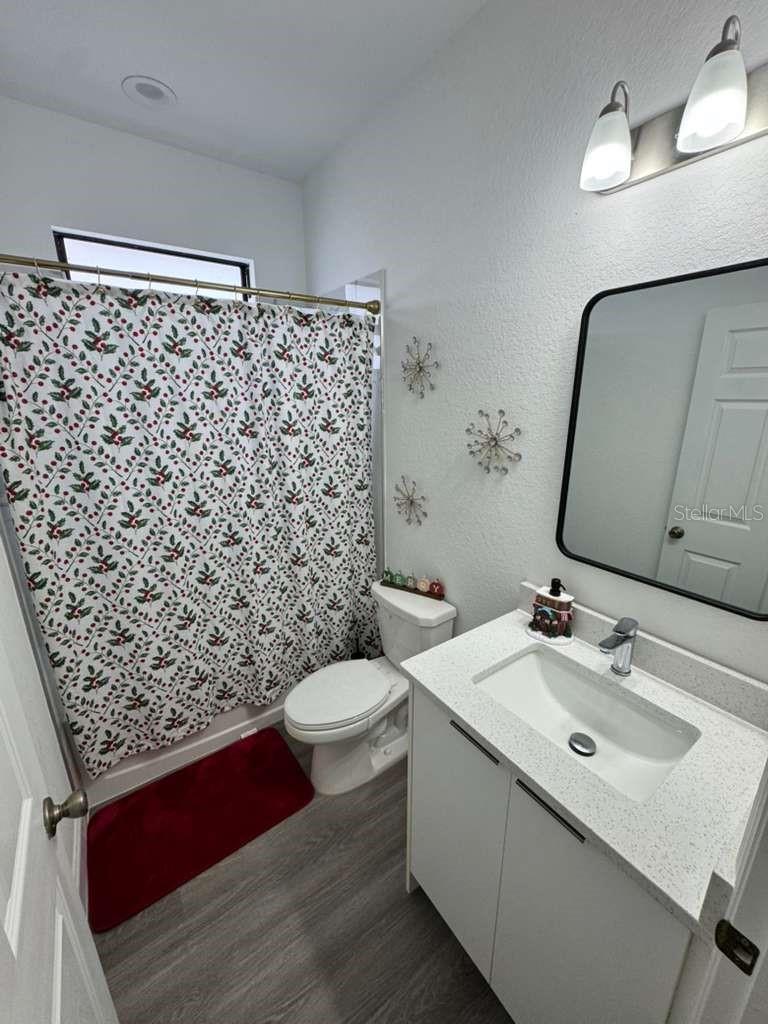 407 Ranier Ave Property Photo 14
