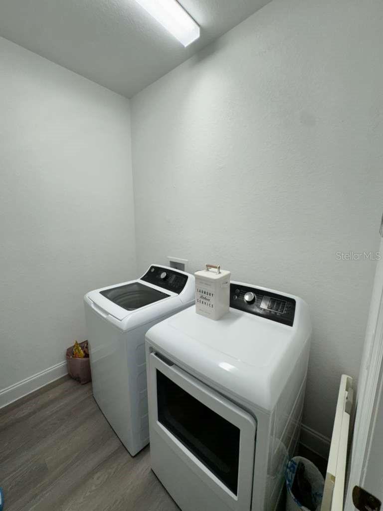 407 Ranier Ave Property Photo 16