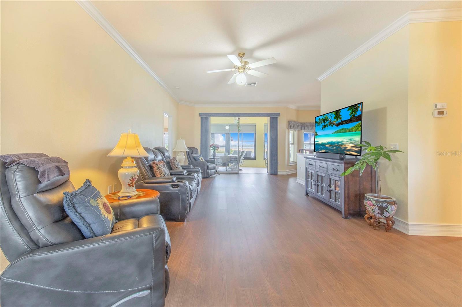 4081 Dunmore Dr Property Photo 17