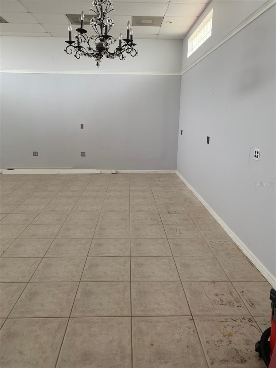 1221 S Mccall Rd #b Property Photo 8