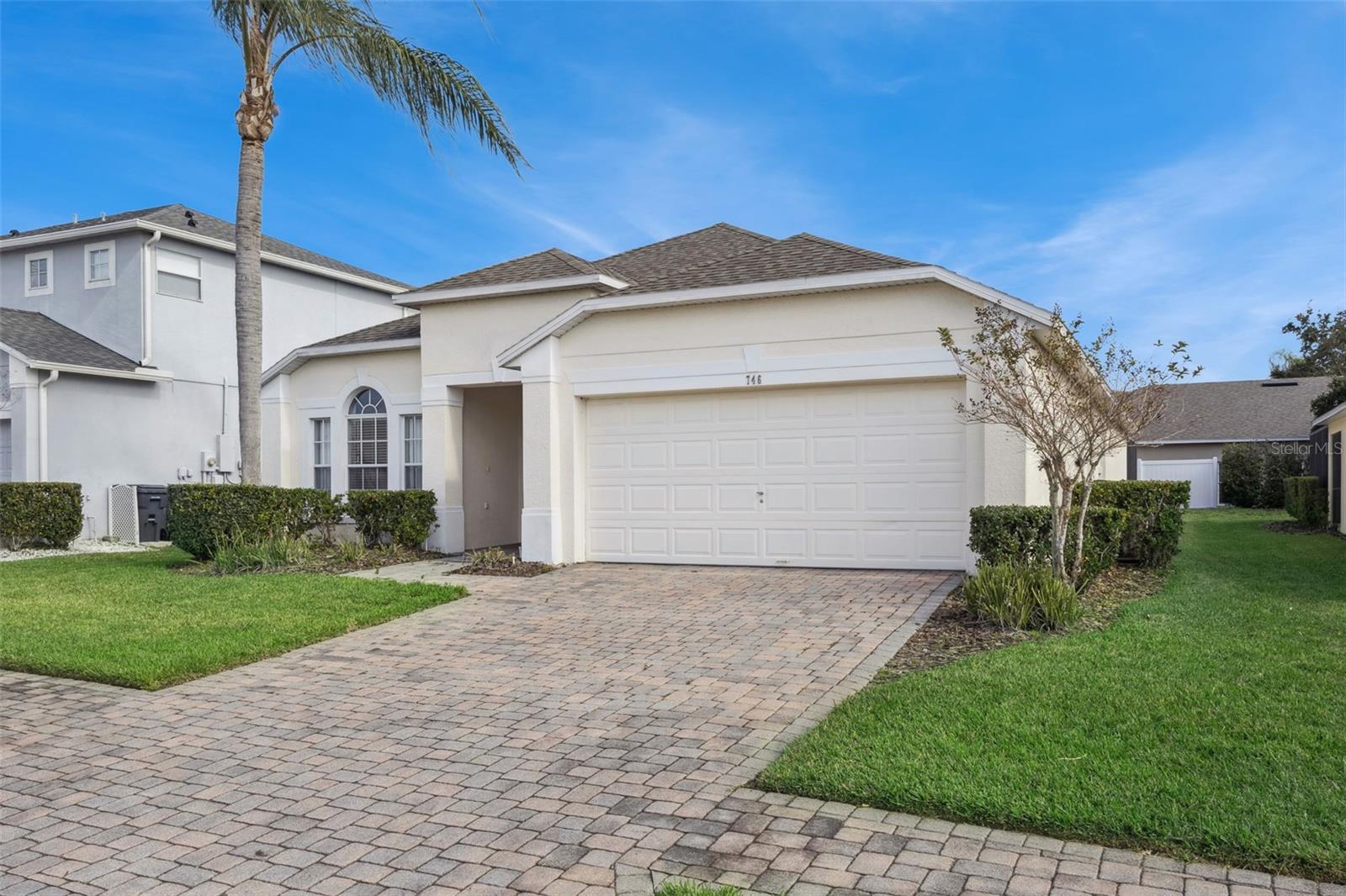 746 Kildrummy Dr Property Photo 4