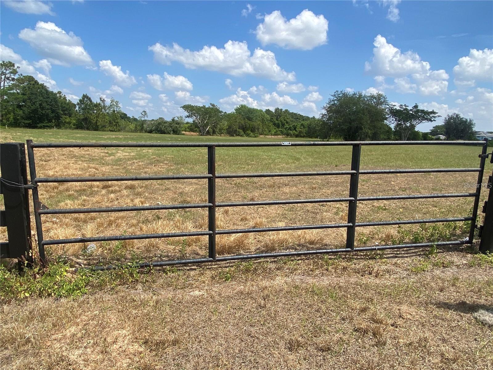 9070 State Road 33 Property Photo 2