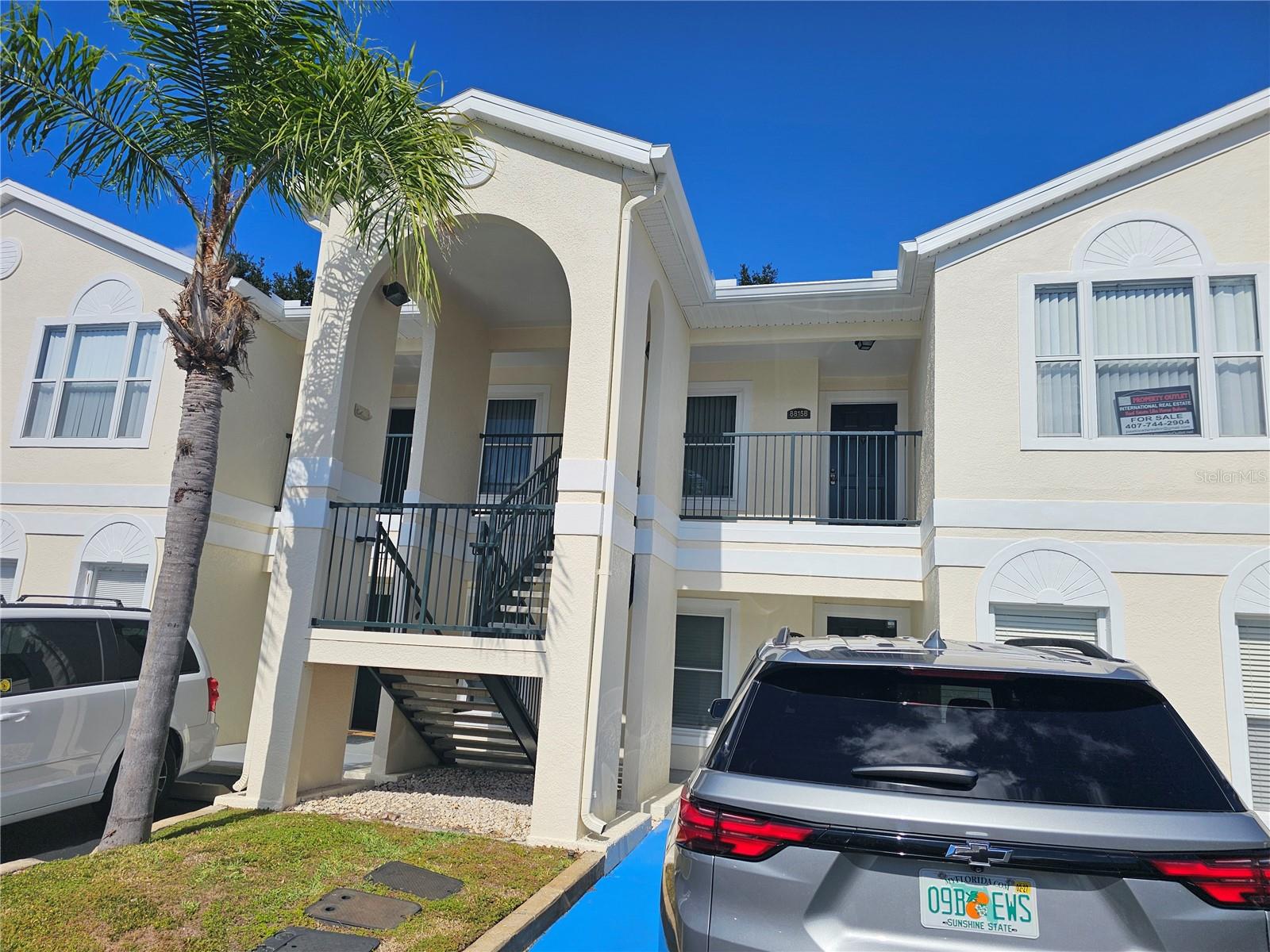 8815 GRAND PALMS CIR #B