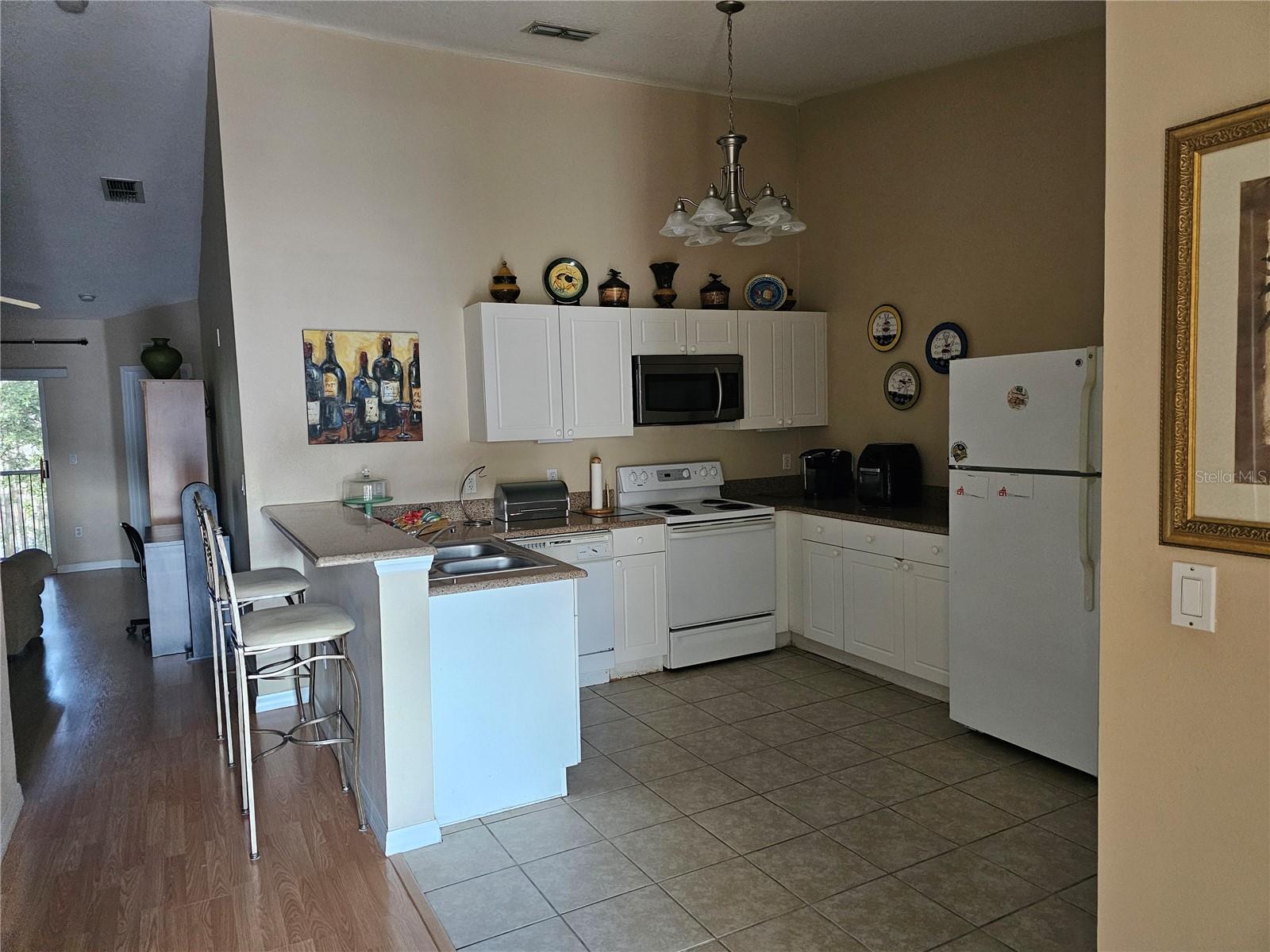 8815 Grand Palms Cir #b Property Photo 3