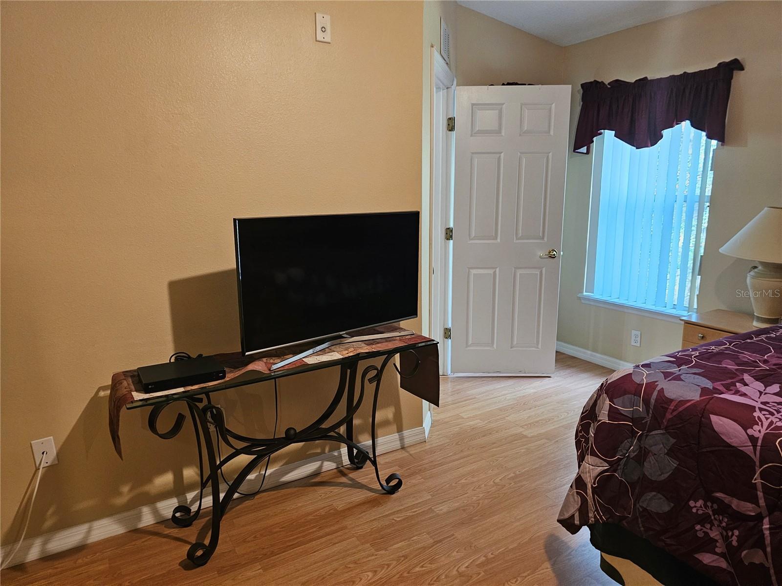 8815 Grand Palms Cir #b Property Photo 8