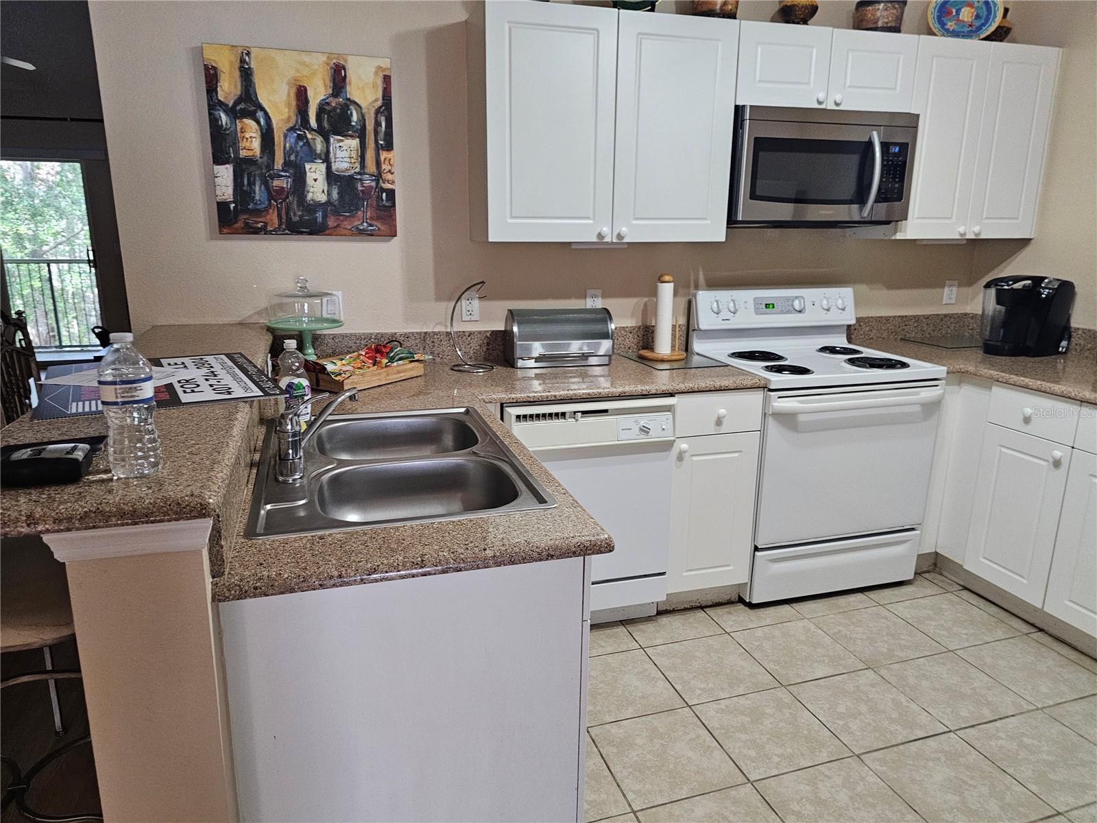 8815 Grand Palms Cir #b Property Photo 22