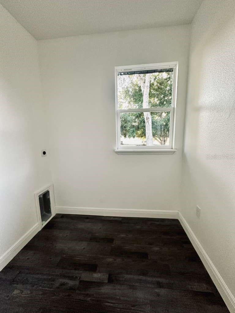 121 Argyle Ave Property Photo 17