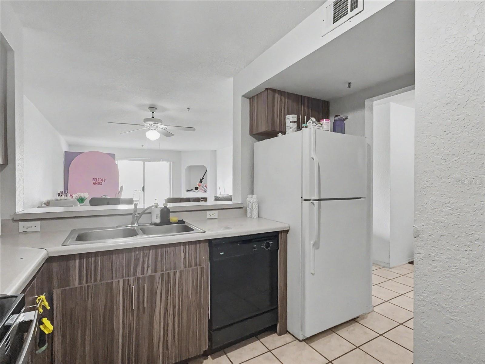 14049 Fairway Island Dr #122 Property Photo 4