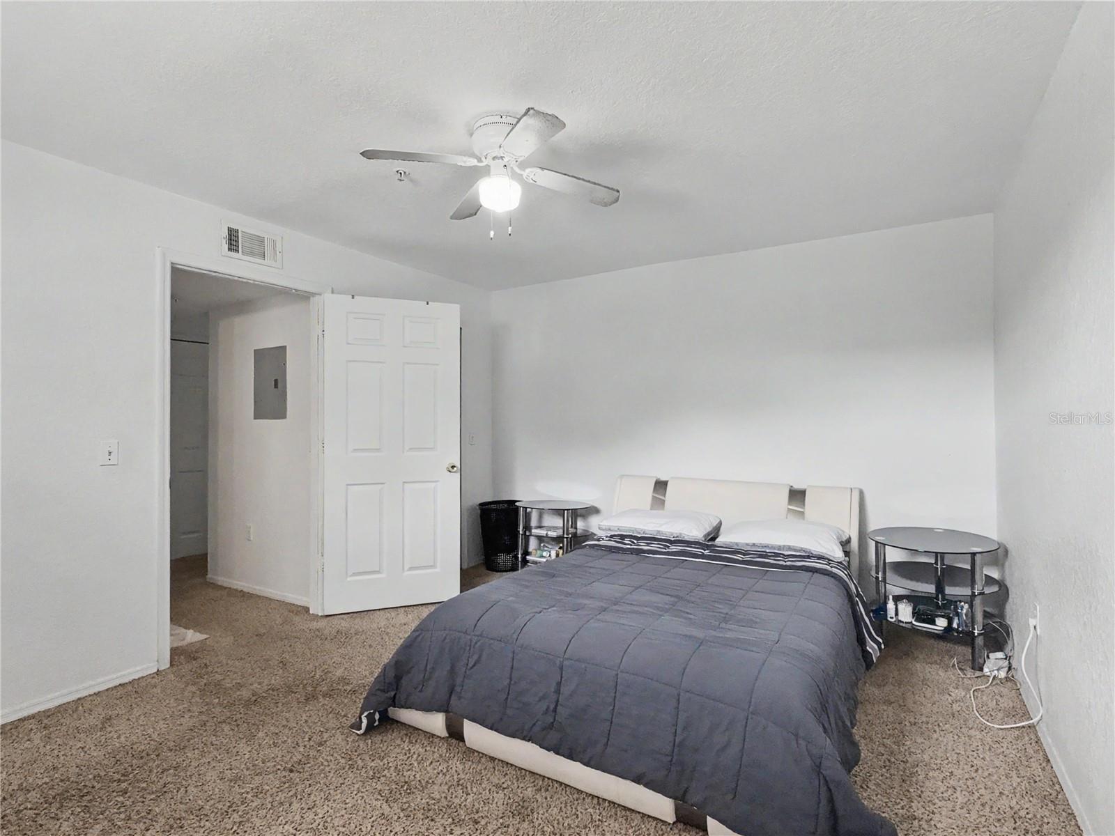 14049 Fairway Island Dr #122 Property Photo 16