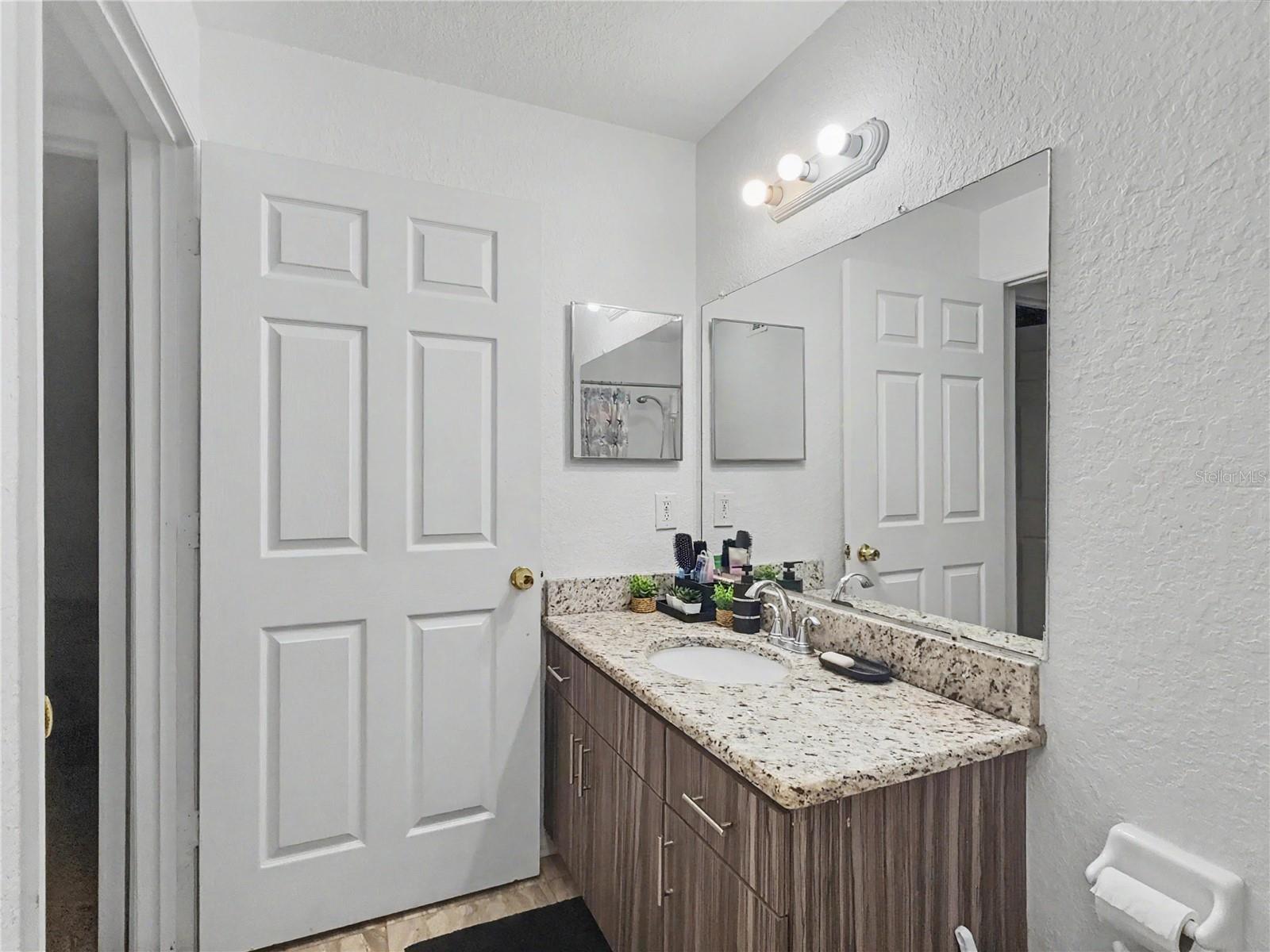 14049 Fairway Island Dr #122 Property Photo 20