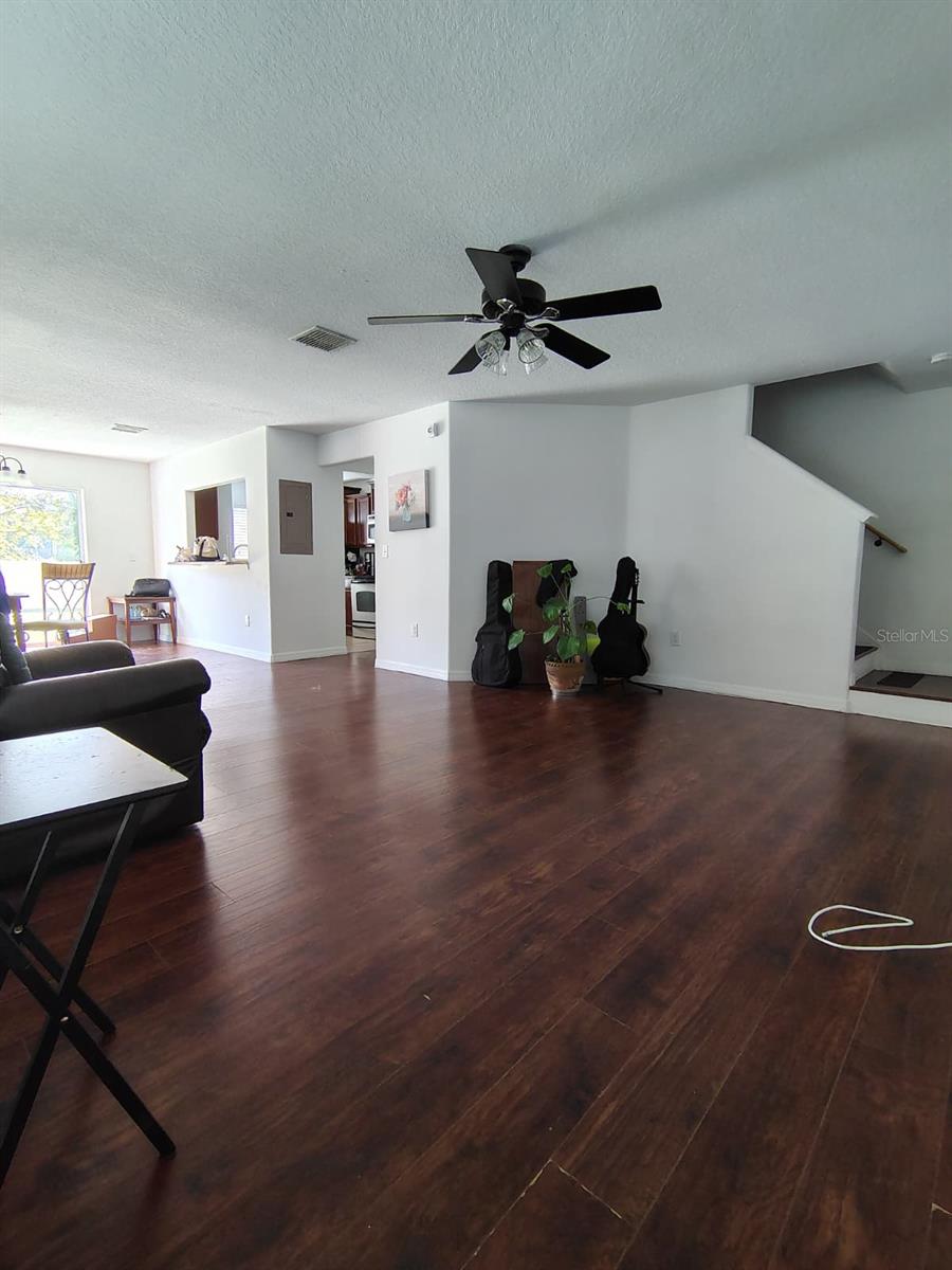 9871 Trumpet Vine Loop Property Photo 3