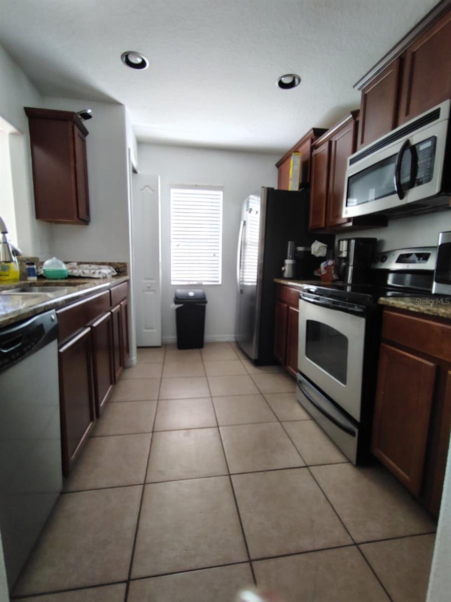 9871 Trumpet Vine Loop Property Photo 4
