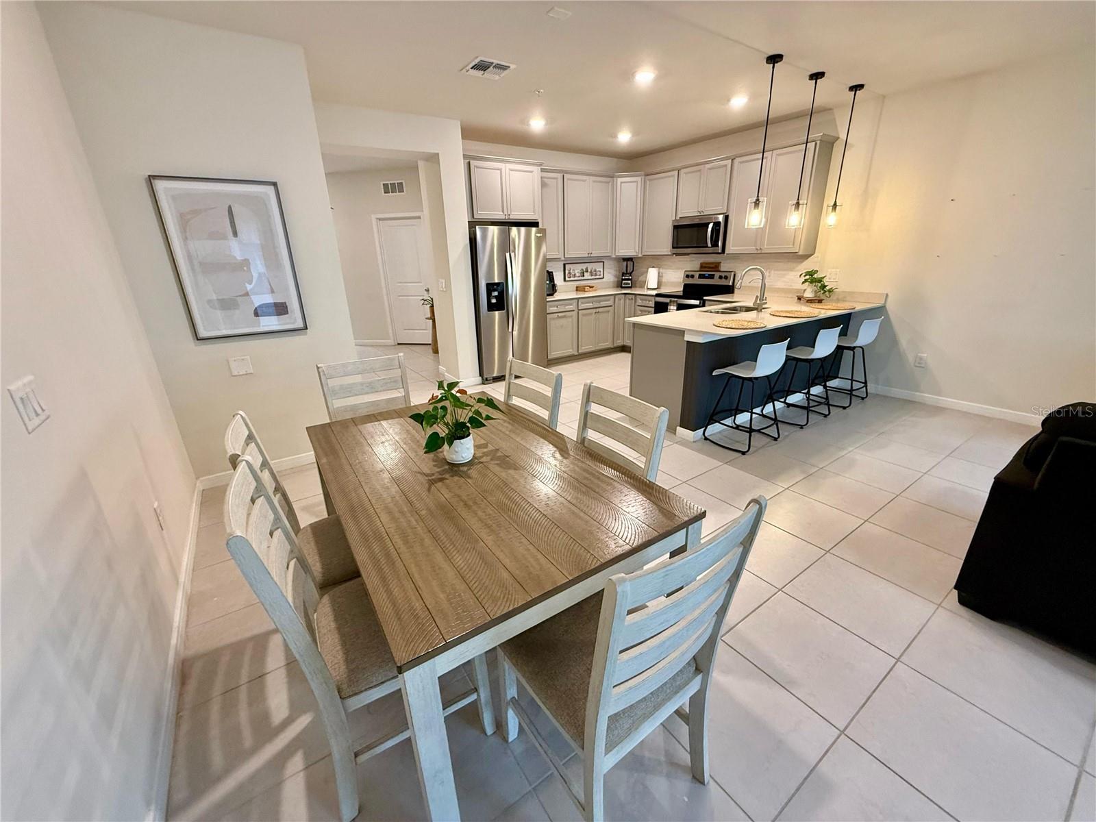 10923 Leafshore Loop Property Photo 8