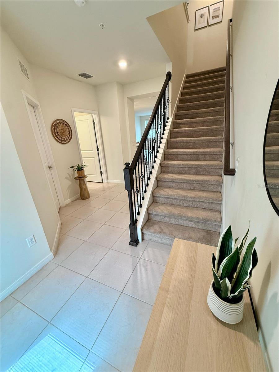 10923 Leafshore Loop Property Photo 14