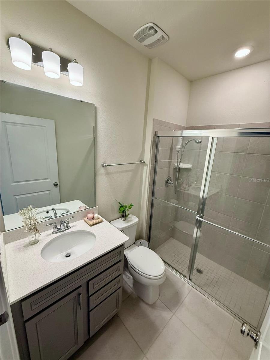 10923 Leafshore Loop Property Photo 15