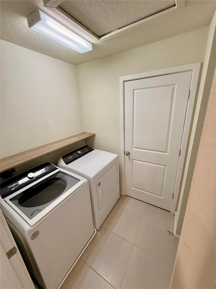10923 Leafshore Loop Property Photo 30