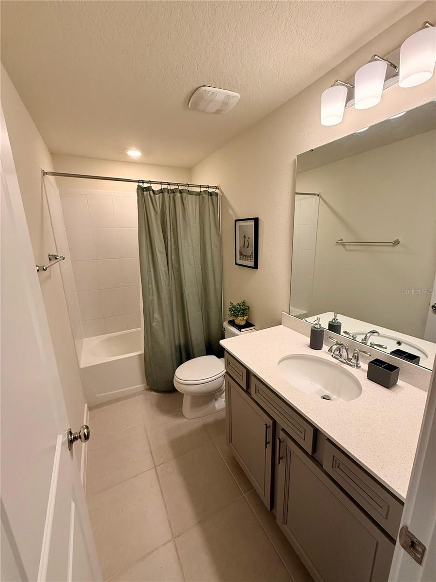 10923 Leafshore Loop Property Photo 31
