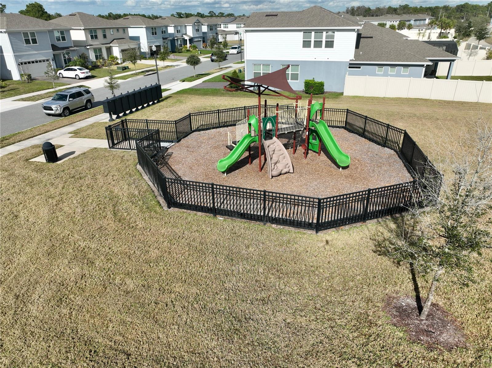 10923 Leafshore Loop Property Photo 43