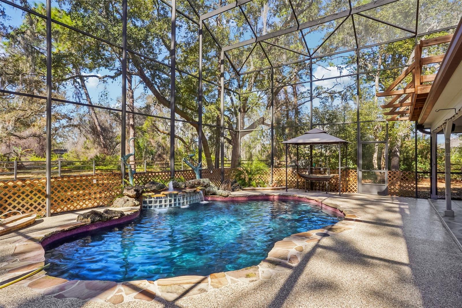 29207 Old Ml W Property Photo 2