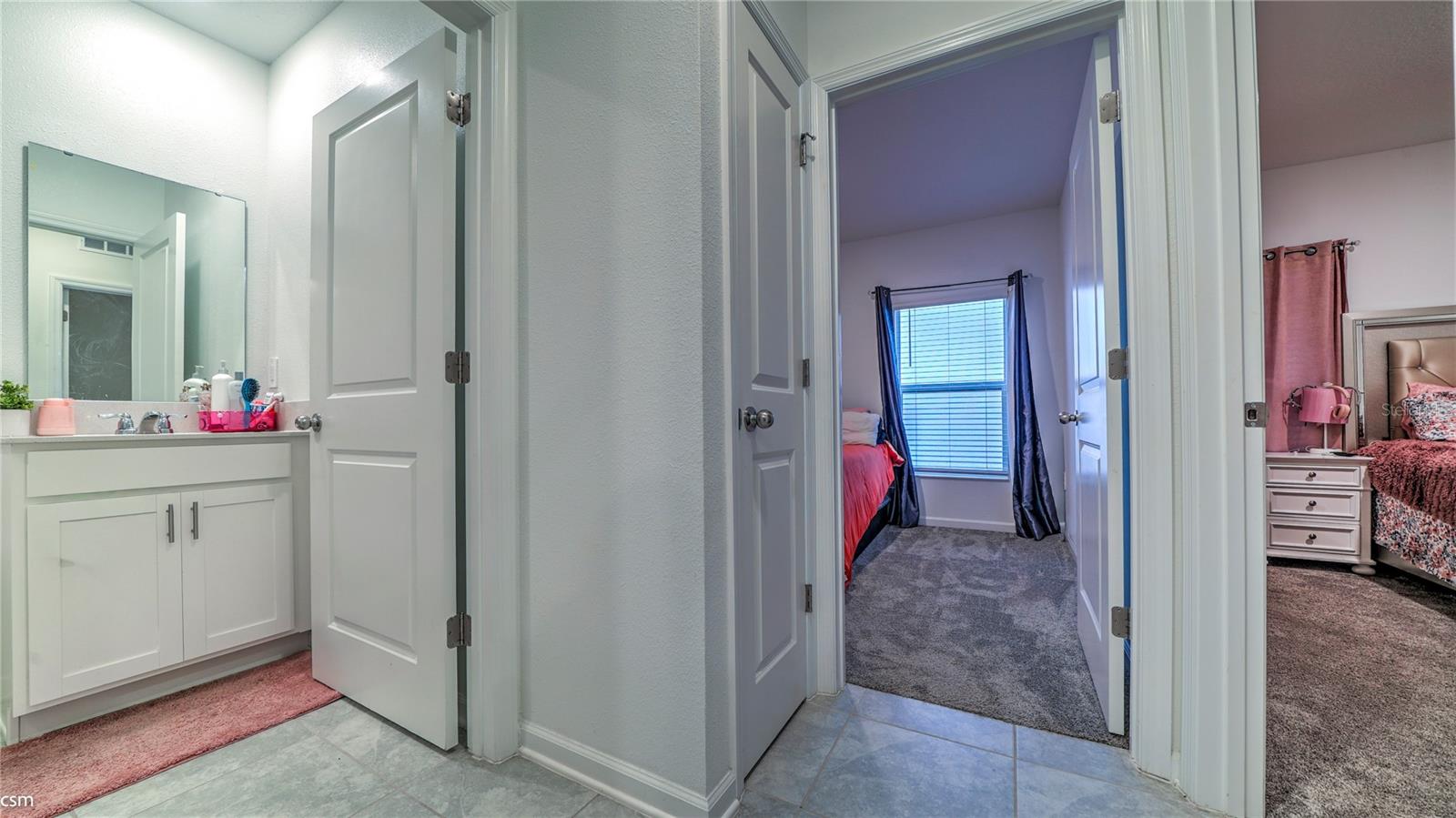 1760 White Water Ct Property Photo 5