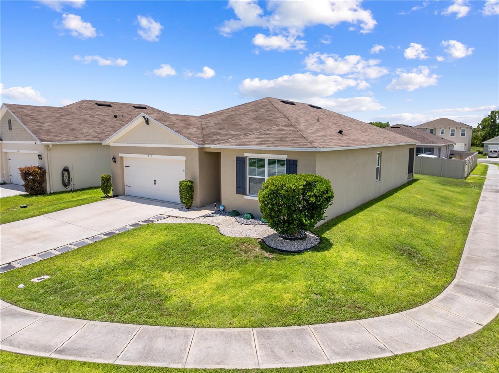 1242 Iguana Loop Property Photo 6