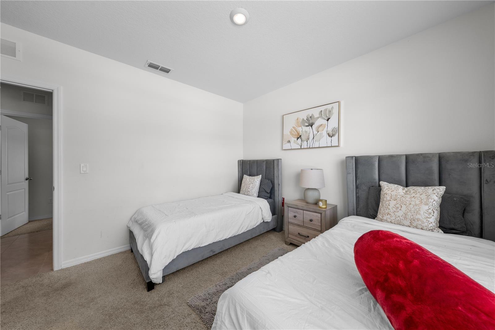 1242 Iguana Loop Property Photo 14