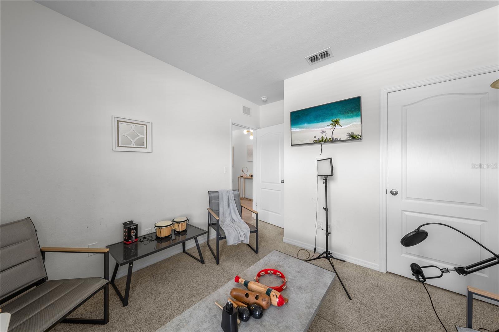 1242 Iguana Loop Property Photo 15