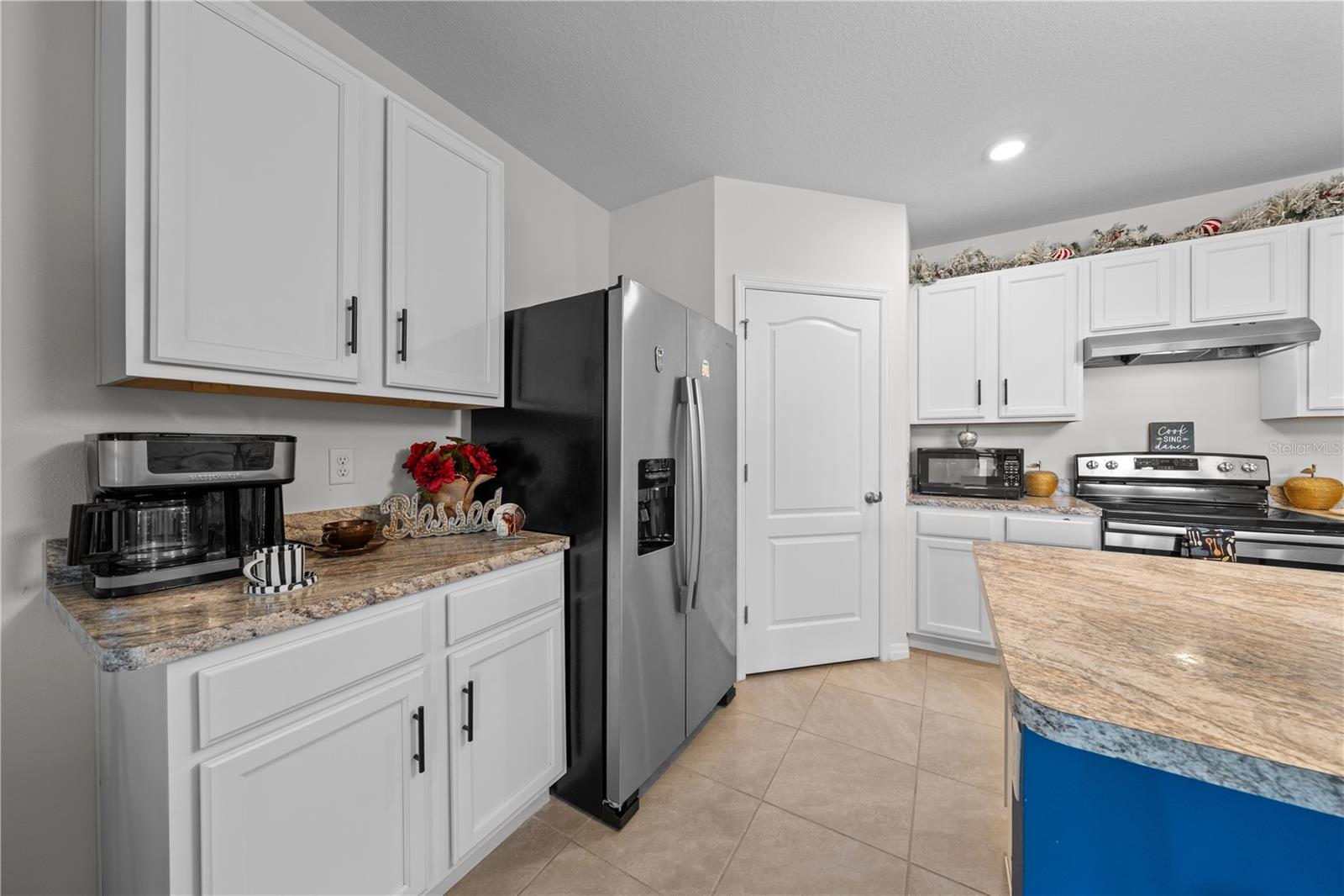 1242 Iguana Loop Property Photo 26