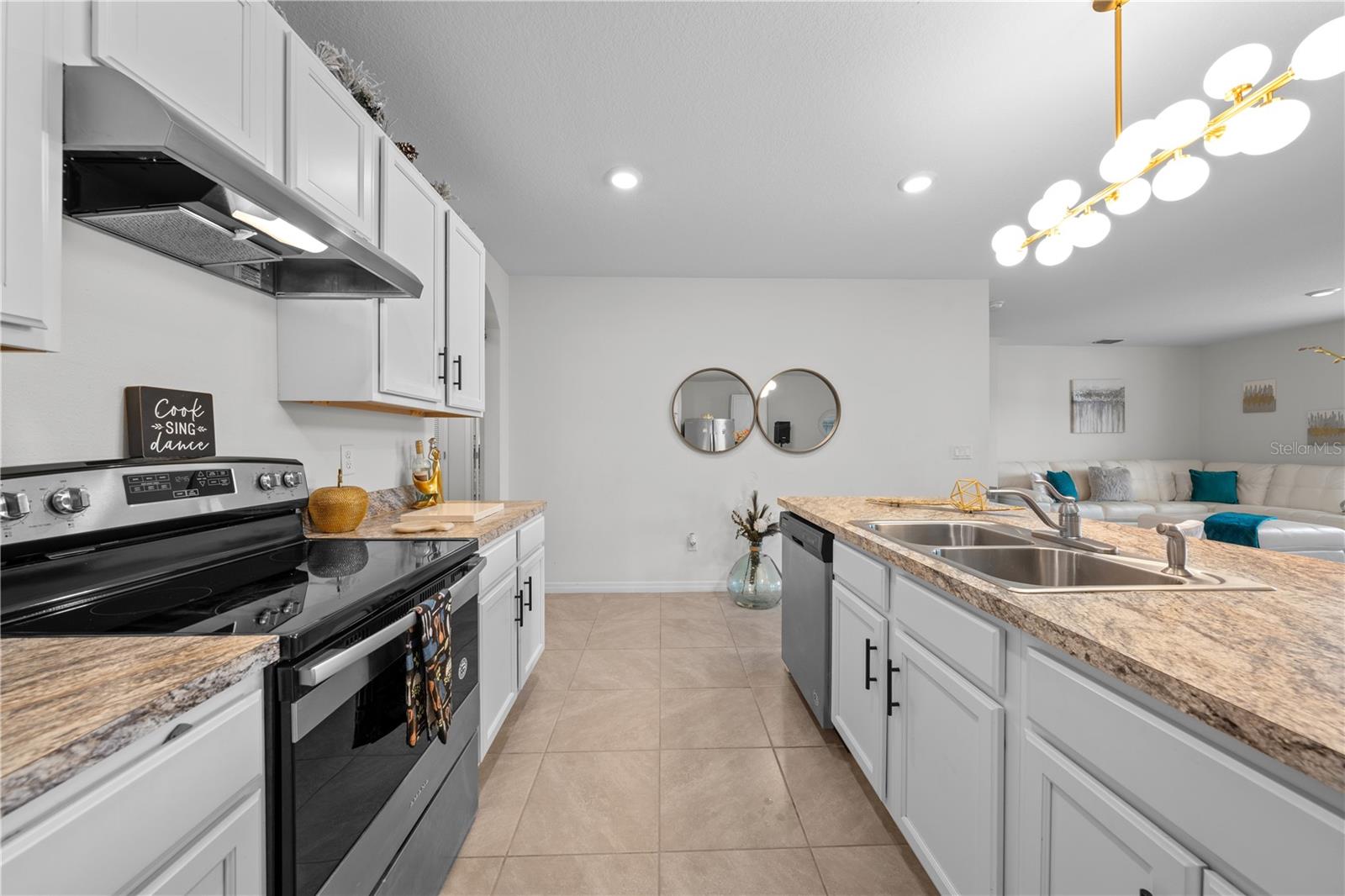 1242 Iguana Loop Property Photo 30