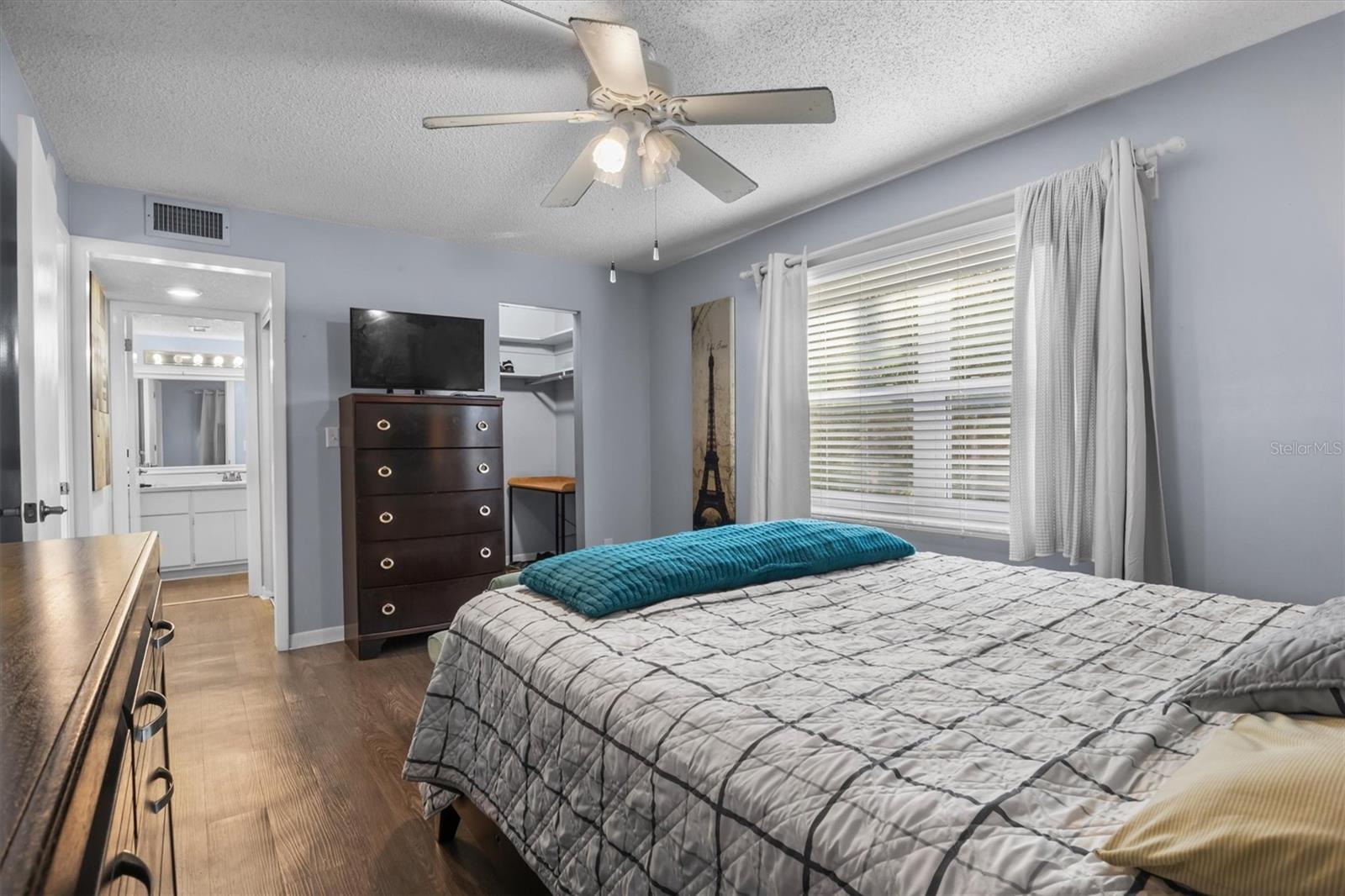 400 El Camino Dr #210 Property Photo 18